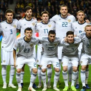Сборная России опустилась на семь позиций в рейтинге ФИФА