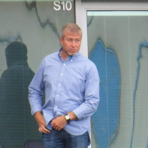 Абрамович дал официанту $6000 чаевых за «королевское» обслуживание